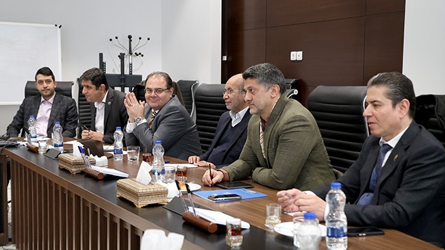 دیدار شورای مرکزی فراکسیون تشکل‌های اتاق ایران با رئیس اتاق بازرگانی، صنایع، معادن و کشاورزی